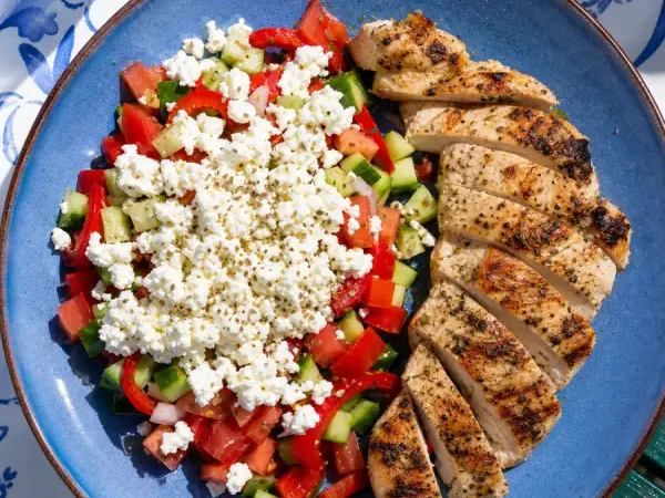 Bulgarian Shopska Salad with Grilled Chicken, finished dish