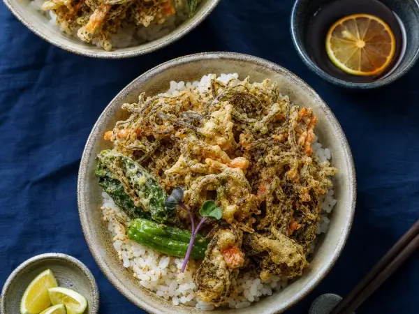 Okinawan Mozuku Tempura Rice Bowl, finished dish
